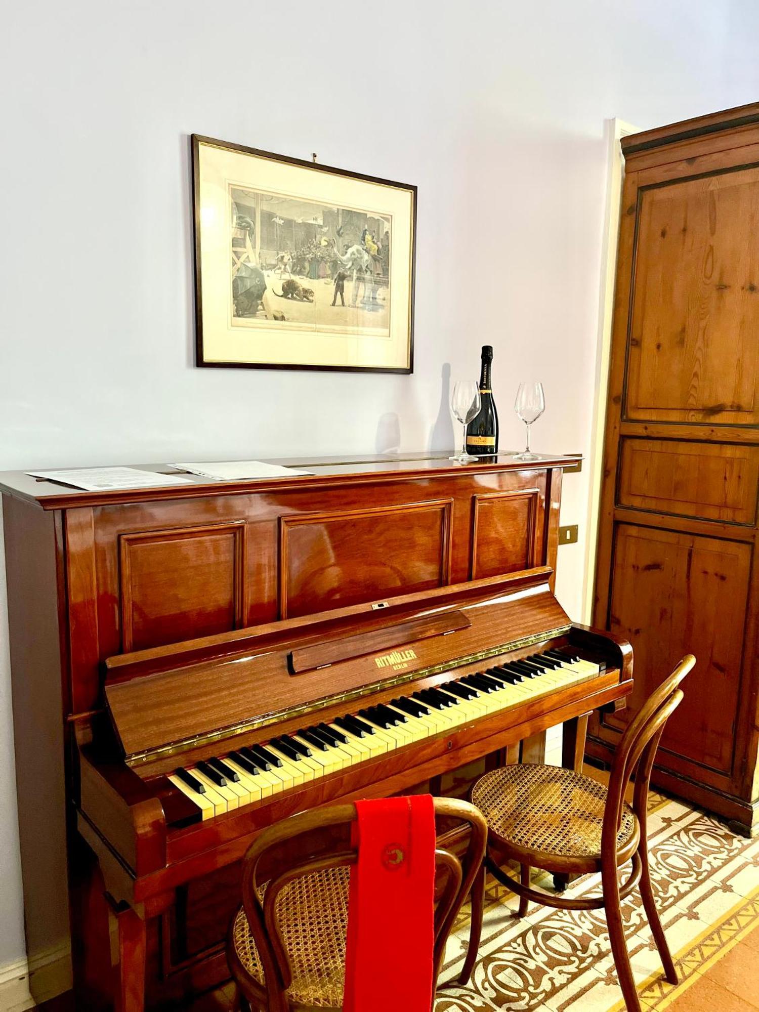 Conservatorio 16 - Scarlatti Room Napoli Bagian luar foto